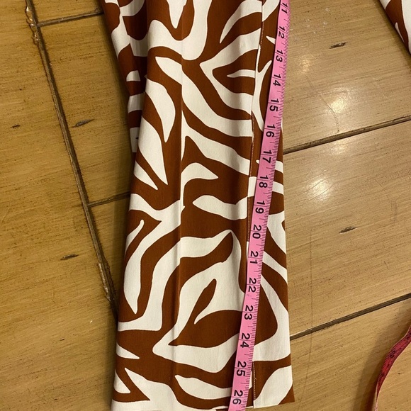 SPANX Women’s Zebra On The Go Ankle Animal Print Fitted Pants NEW Medium - Picture 8 of 15